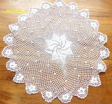 NAPPERON FAIT MAIN AU CROCHET EN FIL FIN ROND DE 32 CM BLANC  HELICE ***