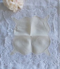 ANCIEN PETIT MOUCHOIR DENTELLE SATIN SOIE