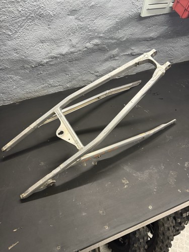 Boucle arriere cadre subframe - arriere,