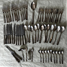 Ménagère vintage 1950 – 60 pièces – Solingen (poinçon 100 + couronne)