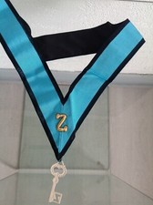 Mini sautoir et bijou du 4°