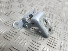 Charnière inférieure