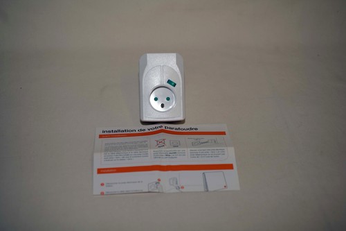 Prise parafoudre orange jamais - parafoudre,