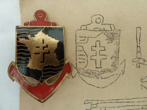 Insigne journal du - +, corps