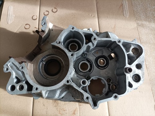 Carter moteur droit - , 125