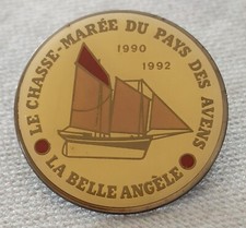 Pins Bateau. Le Chasse Marée