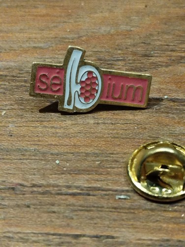 Pin produit pharmaceutique - pin's,