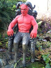 HF1269  FIGURINE STATUETTE