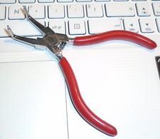 KRAFTWERK PINCE A CIRCLIPS INTERIEUR COUDEE A 90 no facom