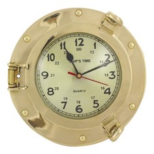 Horloge avec cadran clair dans