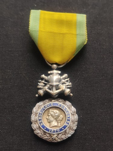 Belle rare médaille - belle,