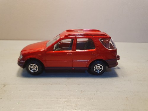 Mercedes class majorette - mercedes,