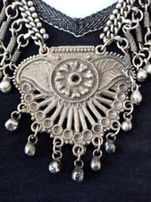 collier ancien ethnique Afrique du Nord Berbère,Kabyle,Touareg,avec breloques