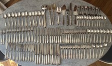 Ancienne menagere metal argente art deco etat neuf 128 pièces Apollo