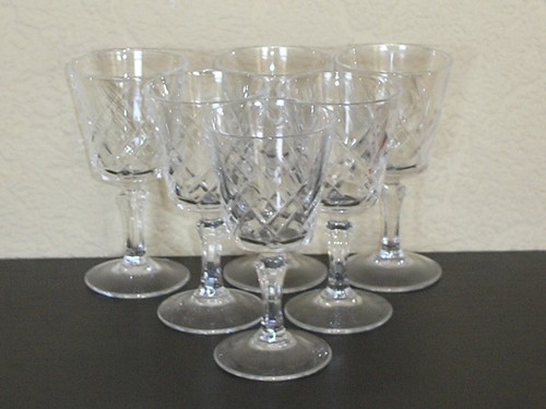 Lot verres vin - à,