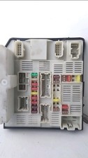 BOITIER FUSIBLES Renault
