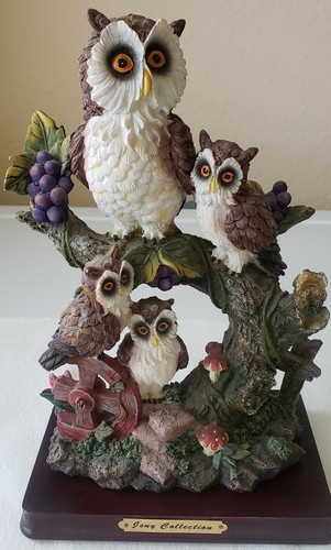 Horned owls family - family, figurines