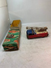 ANCIEN JOUET CAMION POMPIER A FRICTION DE MARQUE CR