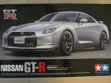 Maquette Voiture 1/24 Tamiya Ref 24300 Nissan GT-R + photodécoupe 12623