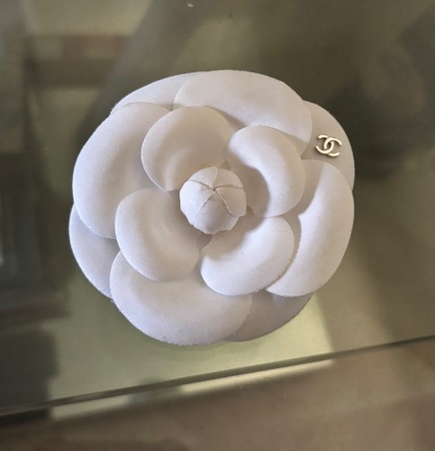 Broche camelia chanel - broche,