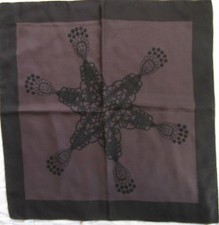 -Superbe Foulard     100% soie