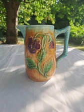 Pichet ancien en Barbotine