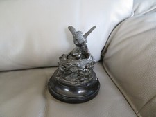 ancien encrier oiseau défendant son nid en bronze