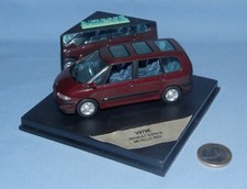 Vitesse 1/43 réf V079E : Renault Espace "3 Sunroofs" (Metallic Red)