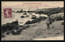 CPA Gouberville /Manche, Rochers et plage de Gattemille, vue avec un enfant sur 