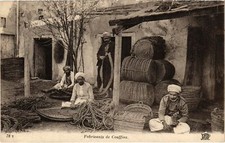 CPA AK TUNISIA Fabricants de Couffins (1020168)