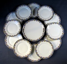 Limoges 12 Assiettes à Dessert + 1 Plat à Gâteau en Porcelaine