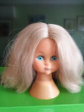 Jolie tête à coiffer Frissbell deBella : 15 cm