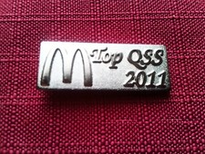 Pin's McDonald's logo Métal