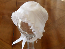 ancien petit bonnet bébé blanc ou poupée