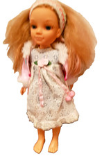 Poupée mannequin Nancy Famosa cheveux méchés rose