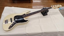 Guitare basse électrique