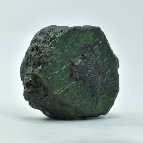 Pierre précieuse brute brute