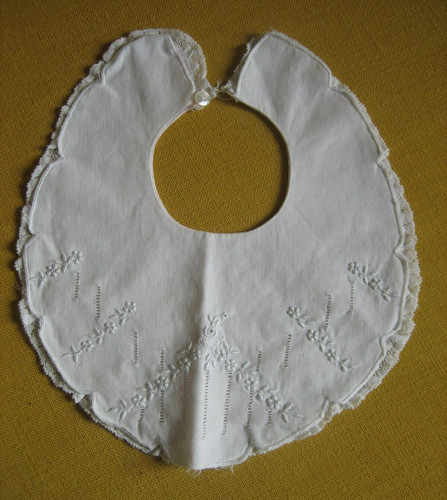 Linge ancien bavoir coton - en,