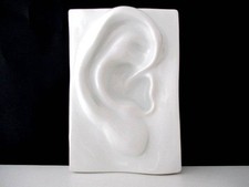 "FABIENNE JOUVIN - PARIS" "L'OREILLE" Sculpture murale.