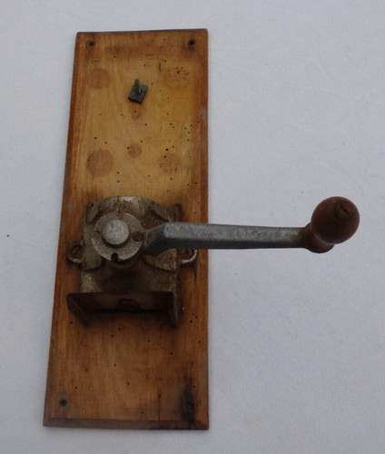 Ancien support pour moulin - ancien, a
