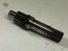 UN AXE PIECE MOTEUR POUR MOTO