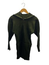 PLEATS PLEASE ISSEY MIYAKE