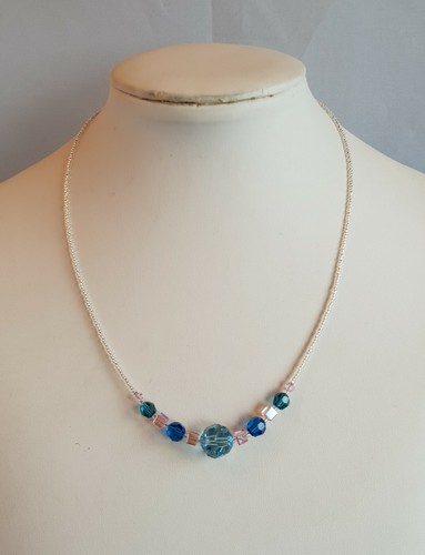 Collier fait main - , avec