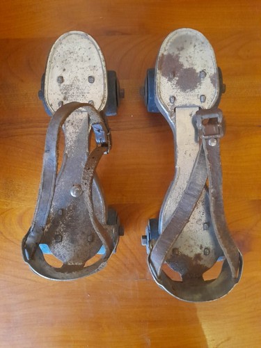 Ancienne paire patins à - de,