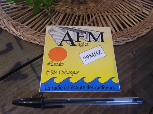 Ancien autocollant radio - autocollant, fm