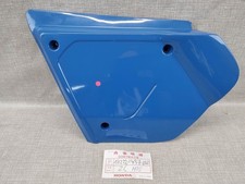 Cache latéral gauche de XL125S bleu avec rayures légères HONDA 17220-437-000ZC