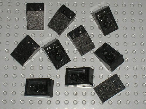 Lego black slope brick - 10,