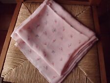 coupon tissu  ancien    "   petites fleurs bleu et rouge    "    47  X  72   cm