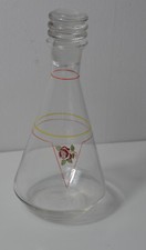 Carafe en verre, décor fleur