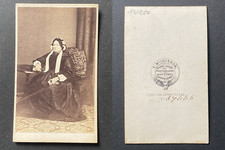 Wilkinson, Dorking, Surrey, femme en pose, circa 1860 vintage cdv albumen print 
